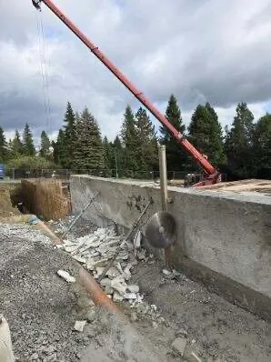 Presné búranie betónu bez poškodenia okolitých konštrukcií
