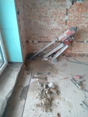 Vŕtanie otvoru pre digestor cez obvodovú stenu