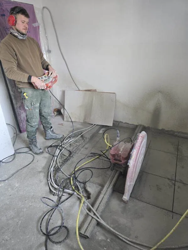 Vyrezanie otvoru medzi kuchyňou a obývačkou